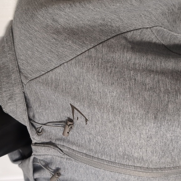 Gymshark gray Zip-Up Hoodie Size Medium - Picture 3 of 14